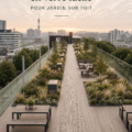 Garde-corps en verre élégant autour d'un jardin sur le toit.
