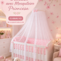 Chambre d'enfant décorée avec un moustiquaire doux et coloré