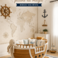 Chambre de bébé décorée sur le thème nautique avec un lit en forme de bateau