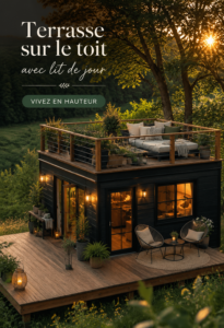 Un rooftop aménagé avec un lit de jour accueillant et décoré