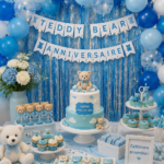 Une table décorée pour une fête d'anniversaire sur le thème des ours en peluche, avec des ballons et des peluches