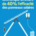 Installation de panneaux solaires sur le toit d'une maison moderne.