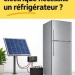 Réfrigérateur moderne à faible consommation d'énergie dans une cuisine chaleureuse.