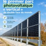 parc photovoltaïque vertical à double face en pleine nature, représentant une innovation en matière d'énergie renouvelable