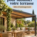 Une belle pergola en bois abritant une terrasse agrémentée de plantes et de mobilier de jardin